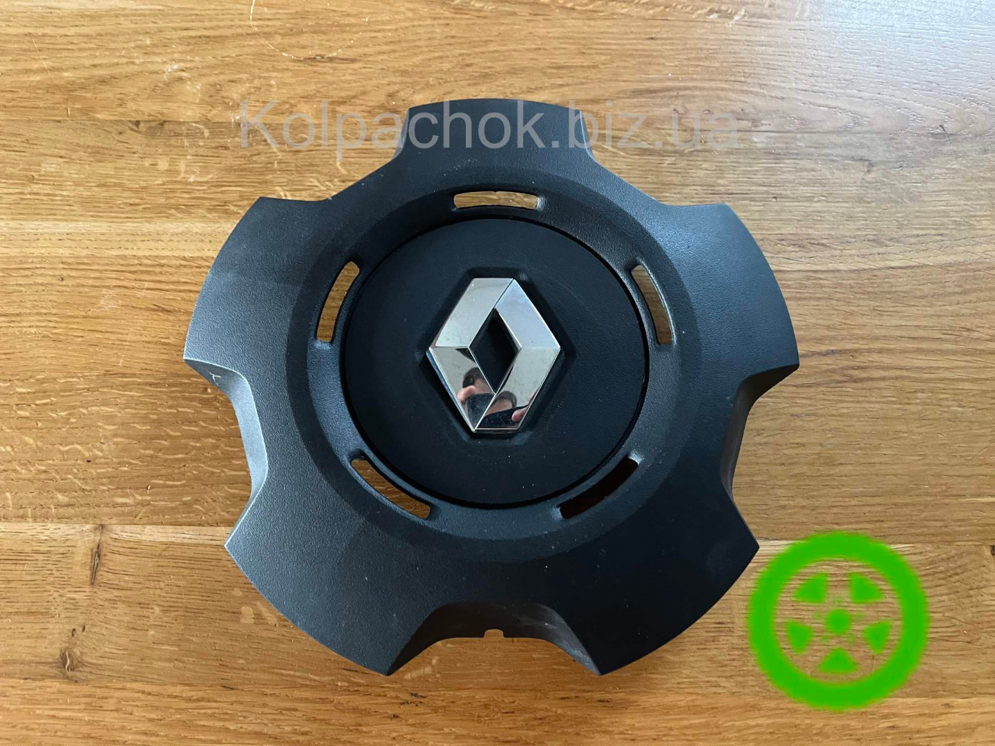 Оригинальный колпак на стальные диски Renault 403152944