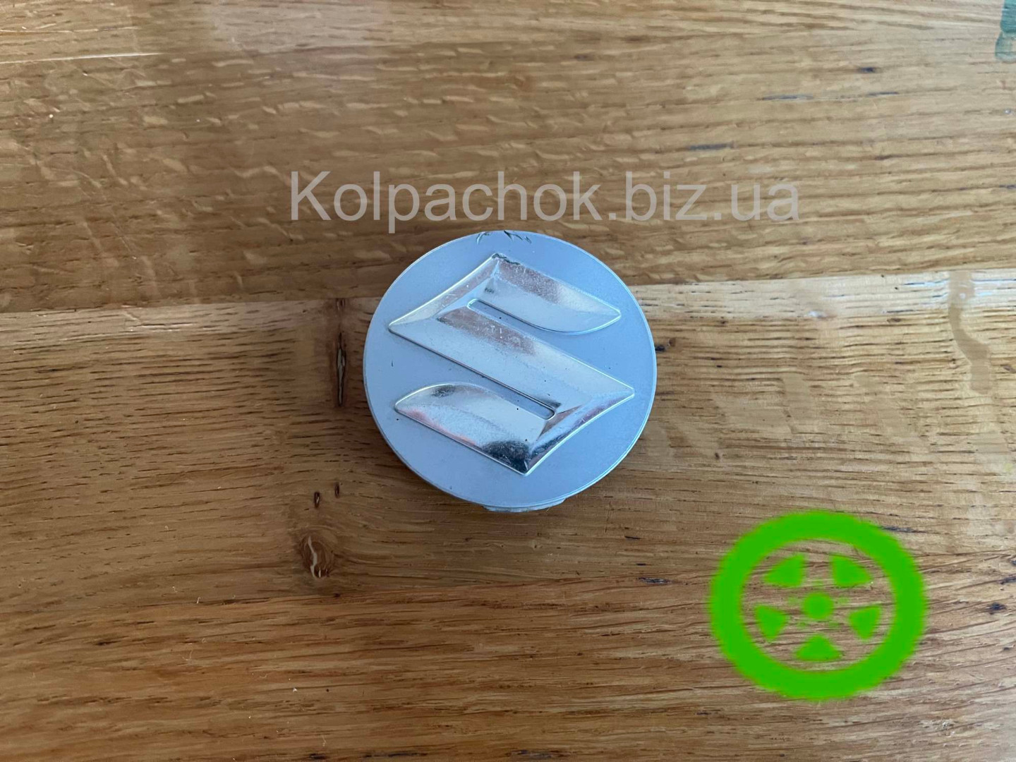 Оригинальный колпачок на диски  Suzuki 4325263J10CZ2
