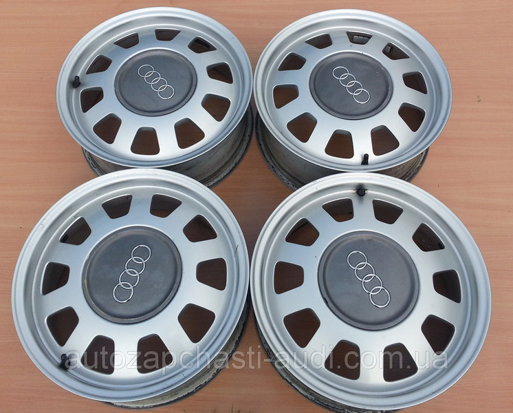 Оригінальний колпачок для дисків Audi 8D0601165D