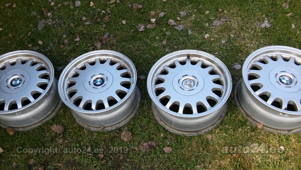 Оригінальний ковпачок для дисів BMW 36131181897