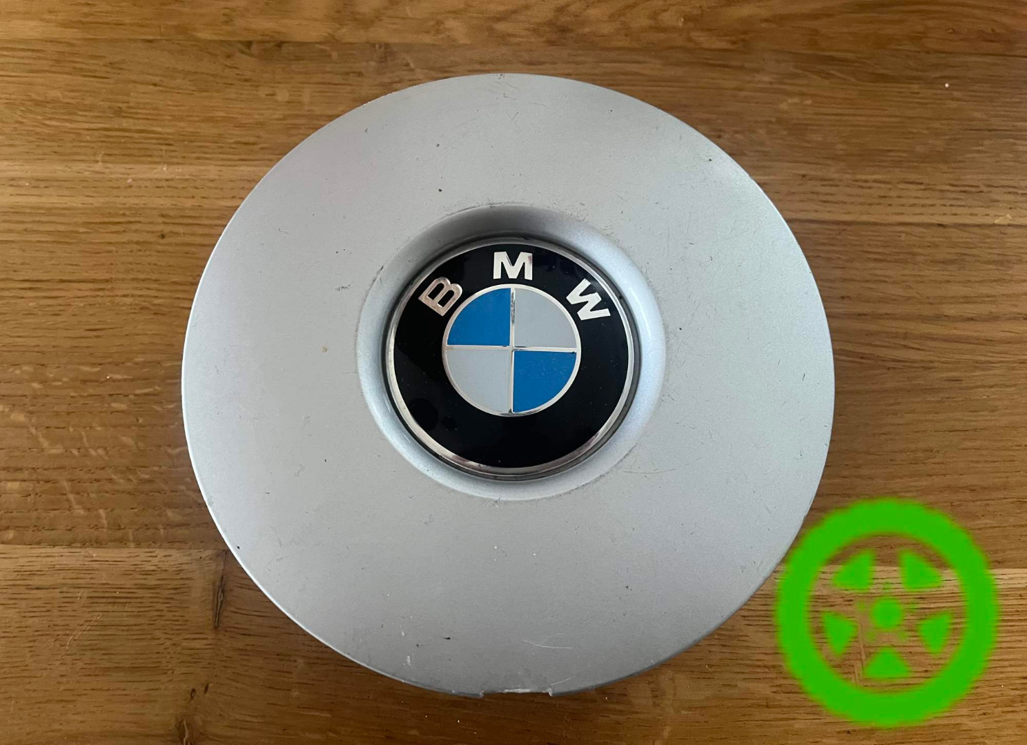 Оригинальный колпачок  на диски BMW 36136768641