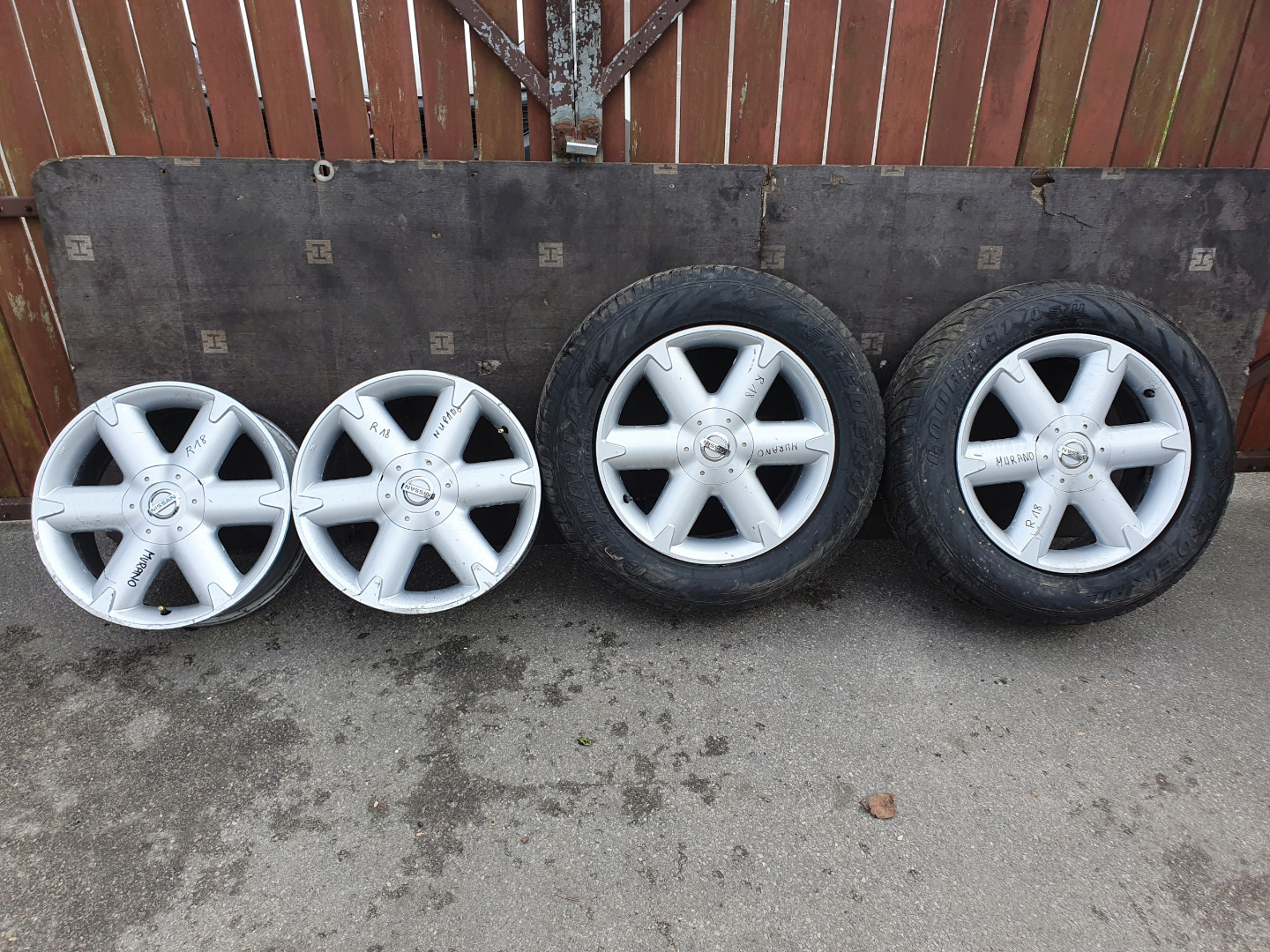 Оригинальный колпачок на диски Nissan 40315-CA100