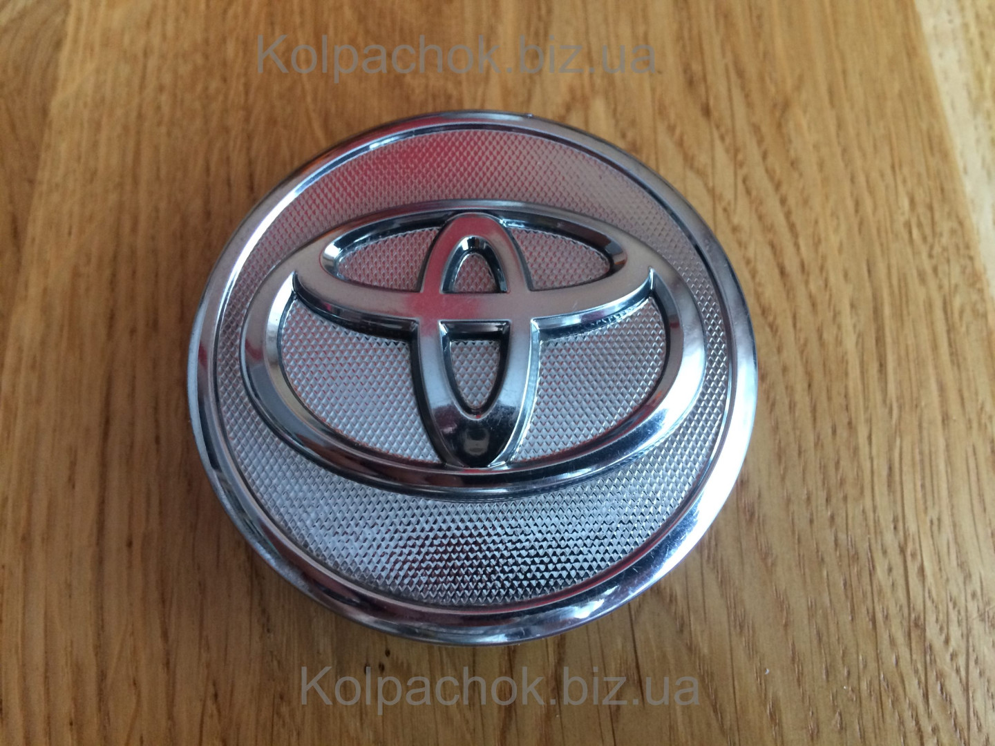 Оригінальний ковпачок для дисків Toyota 4260342110