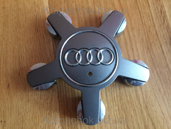 Оригінальний ковпачок для дисків Audi 8X0601165