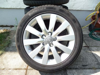 Оригінальний ковпачок для дисків Audi 8X0601165