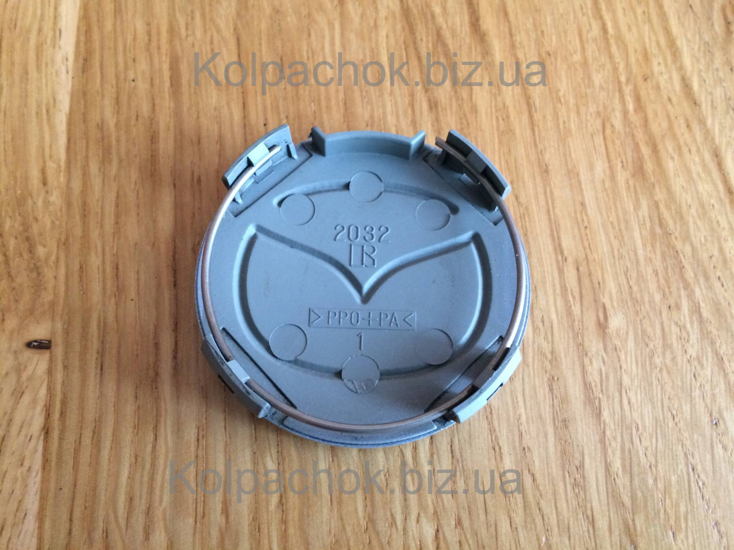 Оригінальний ковпачок для дисків Mazda 2032