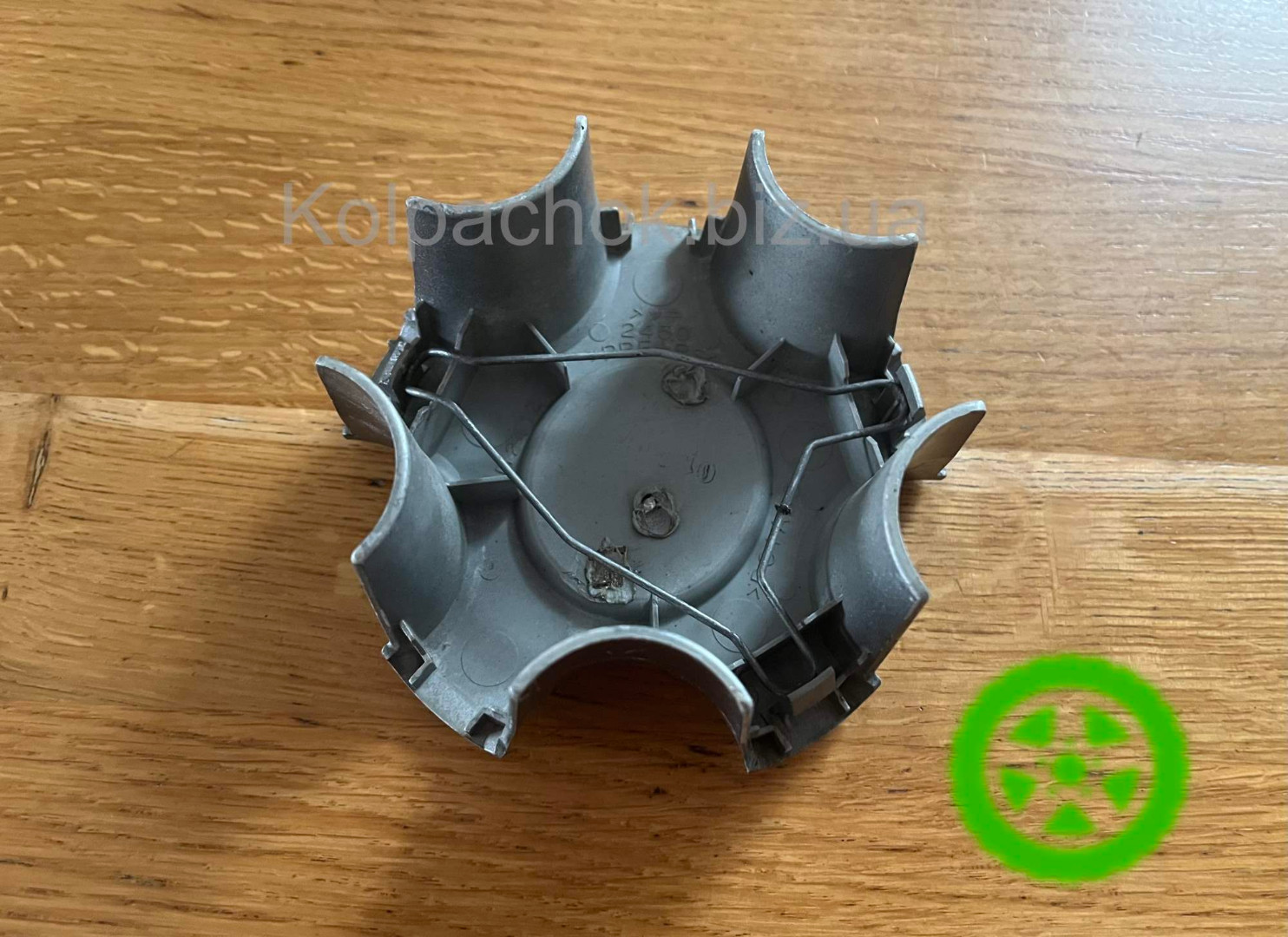 Оригінальний ковпачок для дисків Lexus 42603-50170
