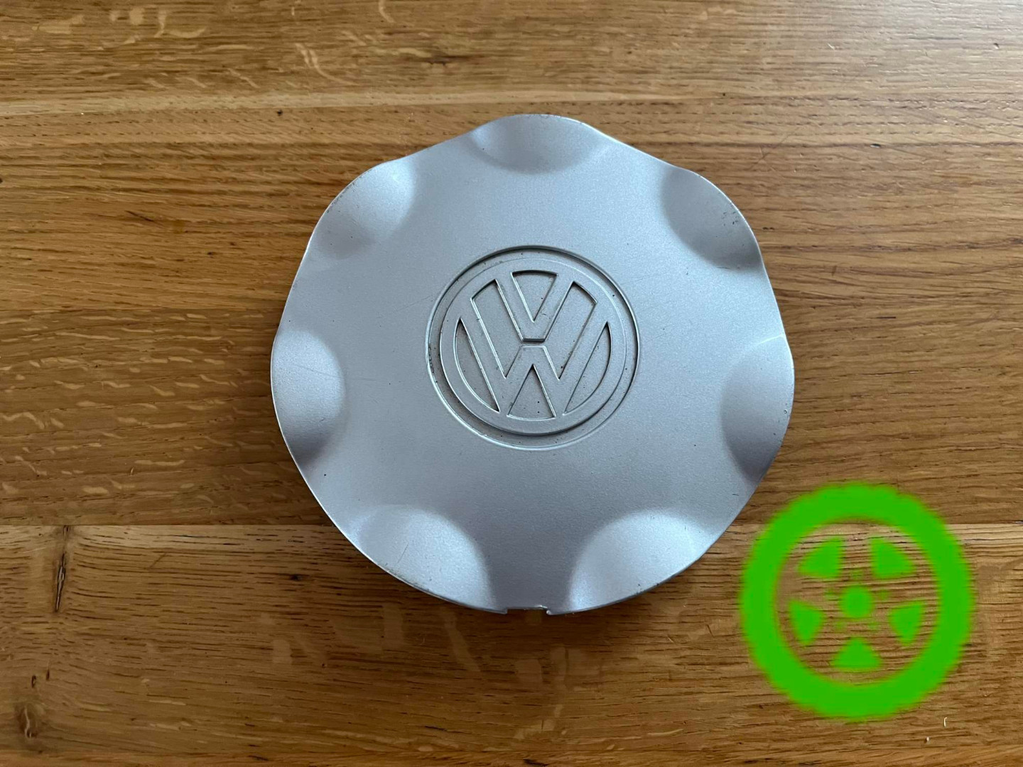 Оригинальный колпачок на диски Volkswagen 1H0601149K