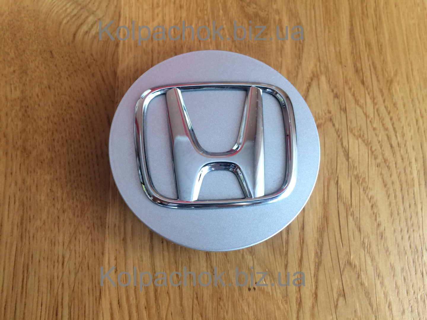 Оригинальный колпачок на диски Honda 44742-TA0-300