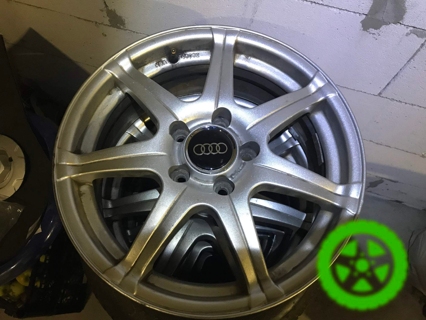 Ковпачок Audi для дисків Mercedes (74мм / 70мм)