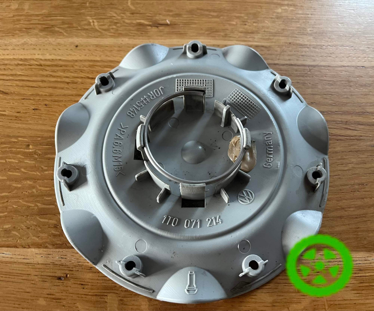 Оригінальний ковпачок на диски Volkswagen 1T0071214
