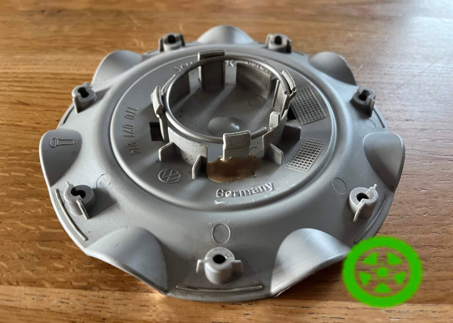 Оригінальний ковпачок на диски Volkswagen 1T0071214