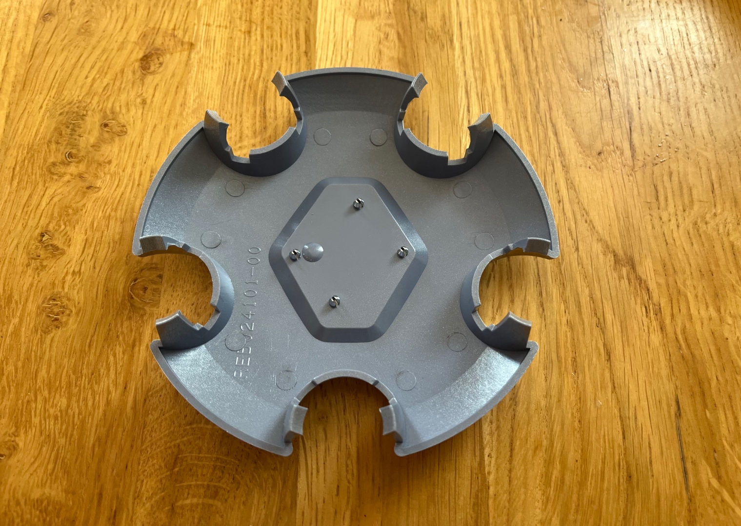 Колпачки на стальные диски Renault Duster