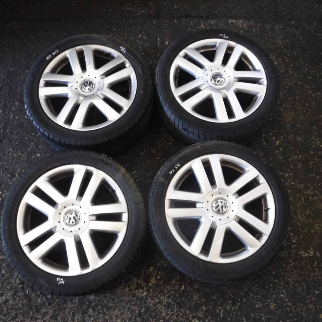 Wheel center caps  Volkswagen 1K0601149C