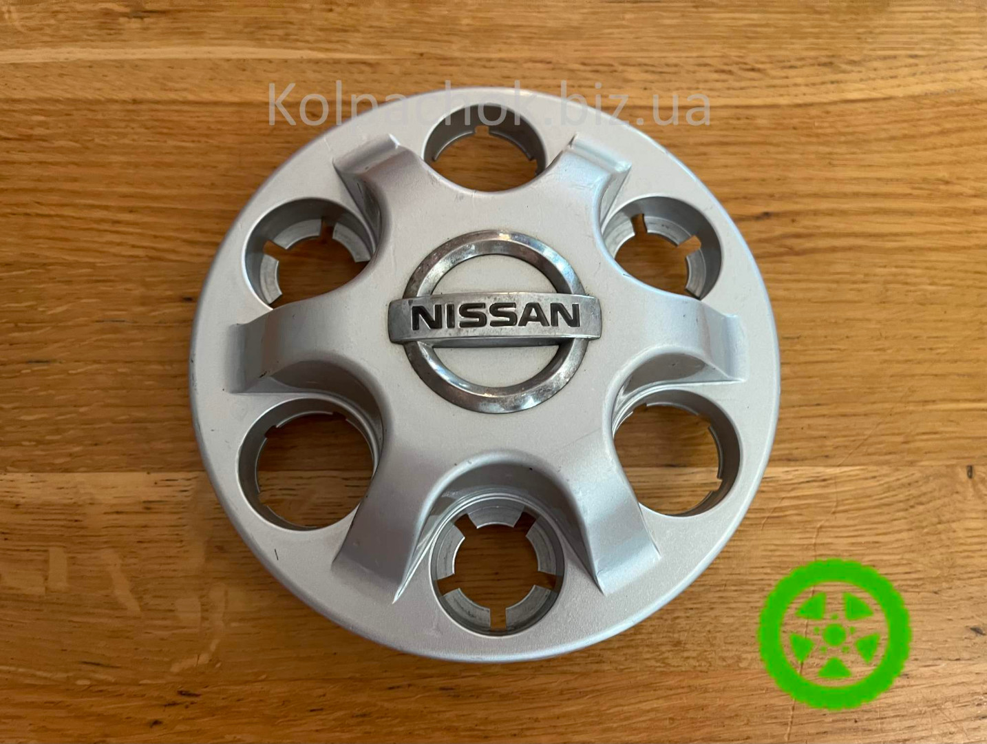 Оригинальный колпак на диски Nissan 40315-EB000
