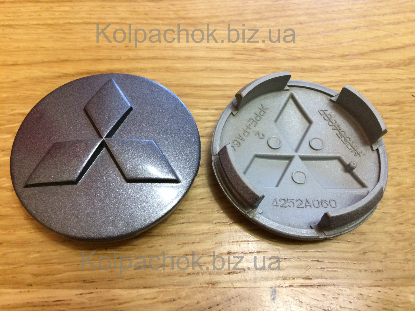 Колпачки на диски Mitsubishi 4252A060 (оригинал)