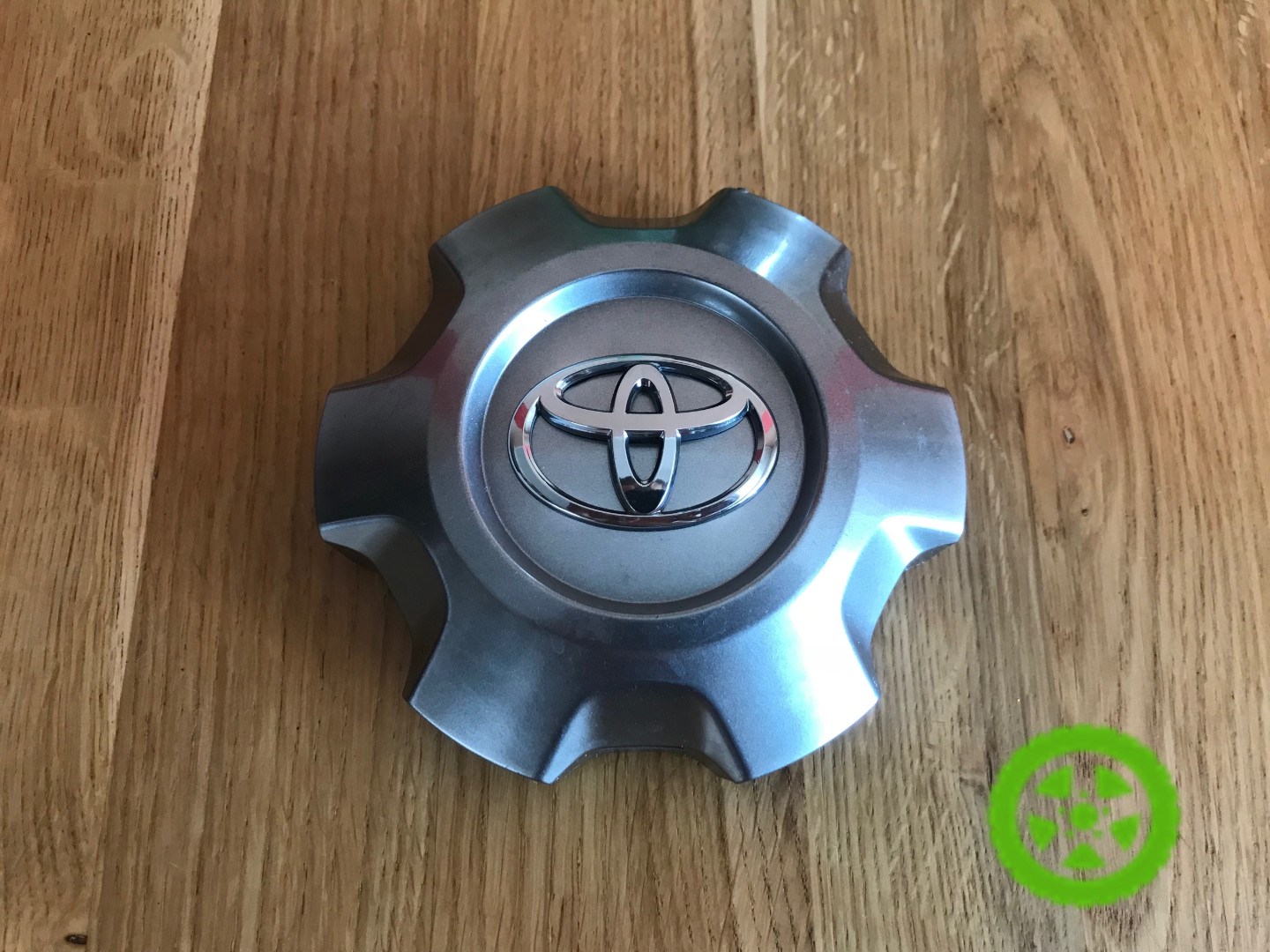 Оригінальний ковпачок для дисків Toyota 4260B-60290
