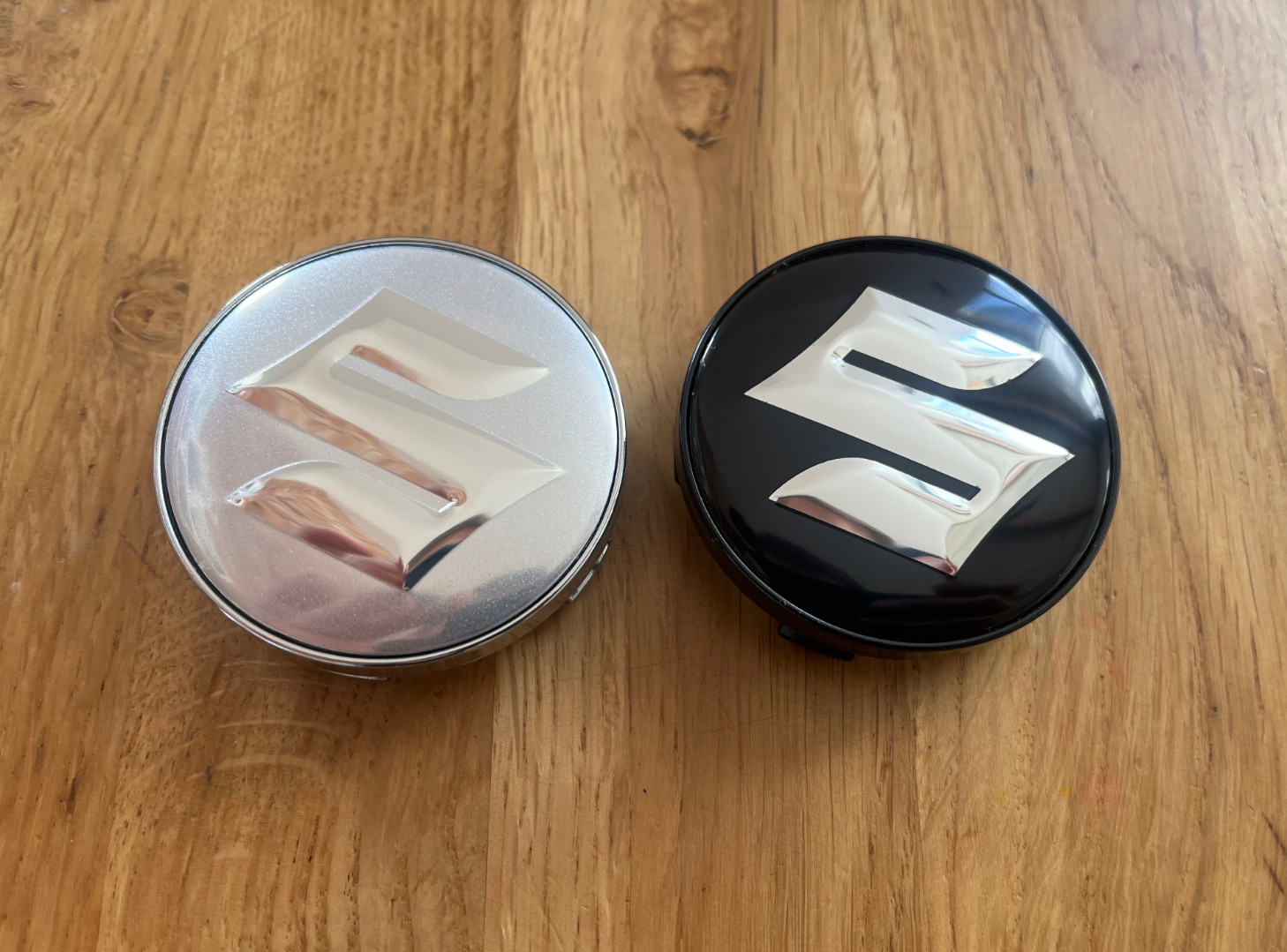 The center caps for alloy wheels  Suzuki (60-56mm)