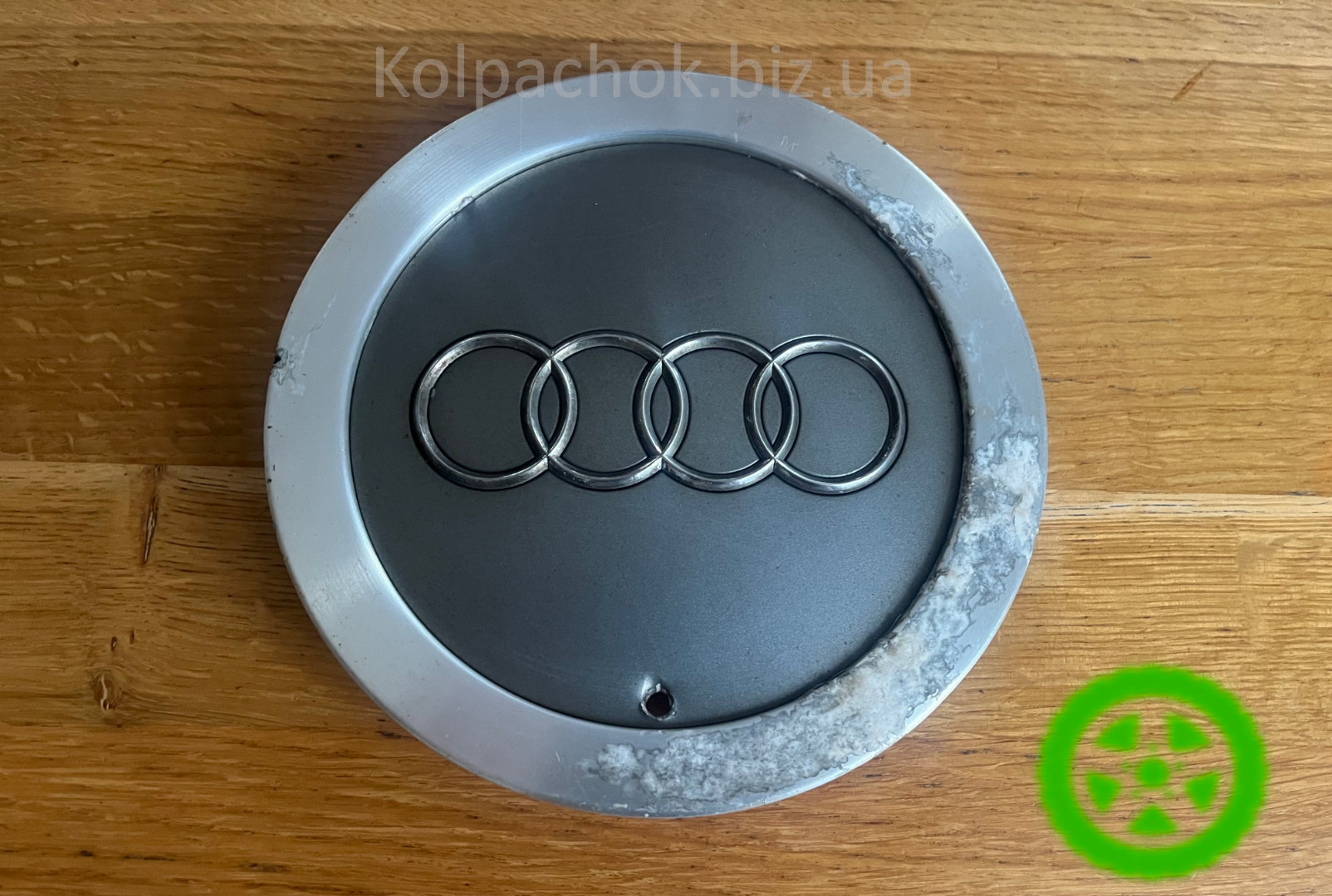 Оригинальный колпачок на диски Audi 4B0601165J