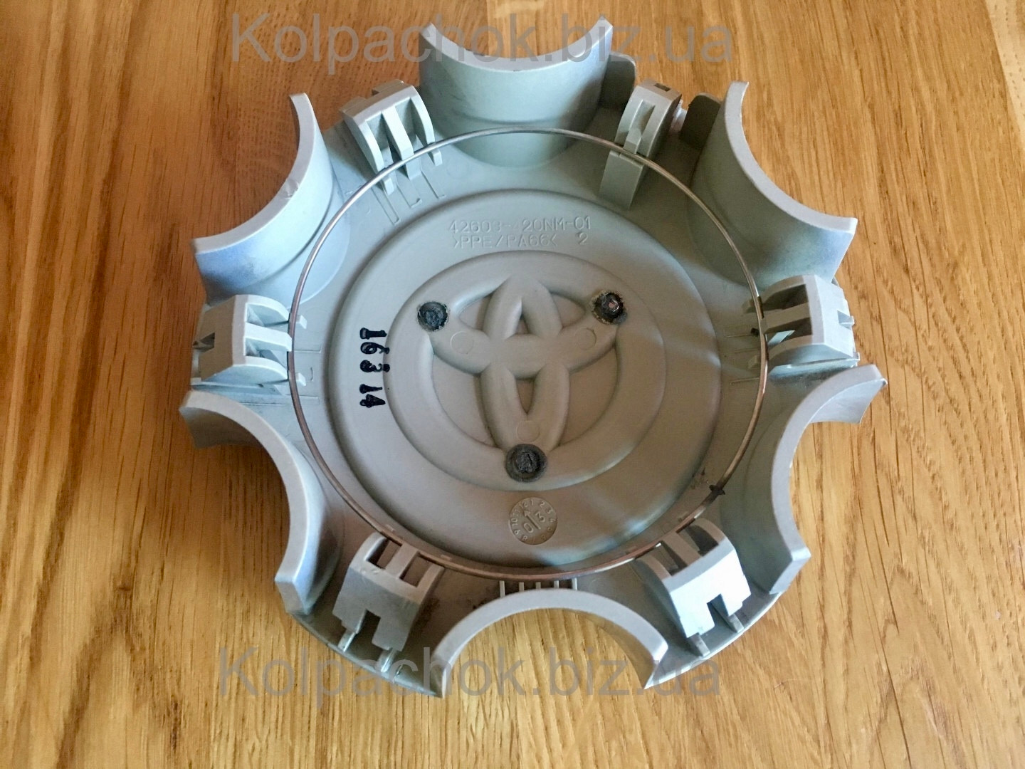 Оригінальний ковпачок для дисків Toyota 42603-420NM 42603-AF030