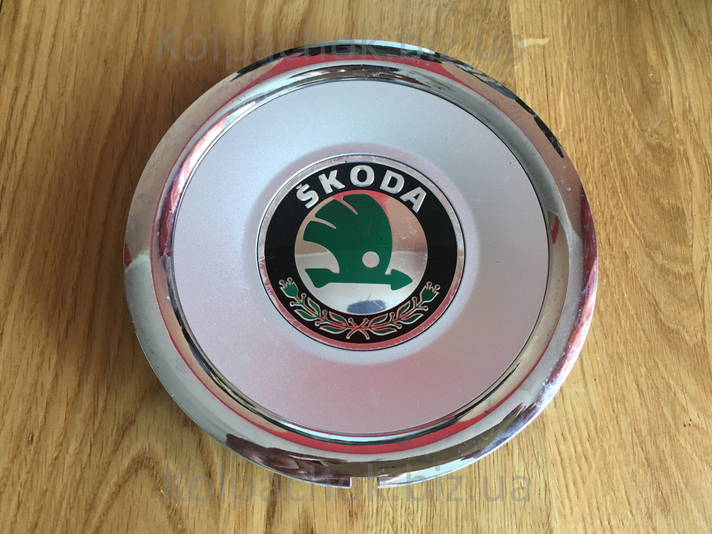 Оригінальний ковпачок для дисків Skoda 1U0601149R