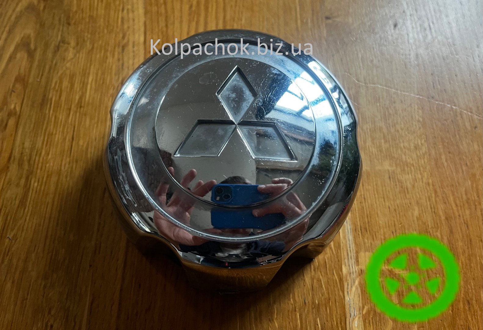 Оригинальный колпачок на диски Mitsubishi Pajero Sport MB816581