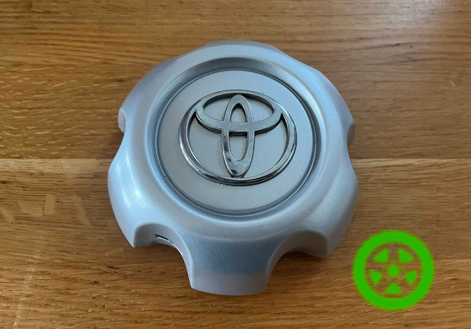 Оригінальний ковпачок для дисків Toyota 4260360510