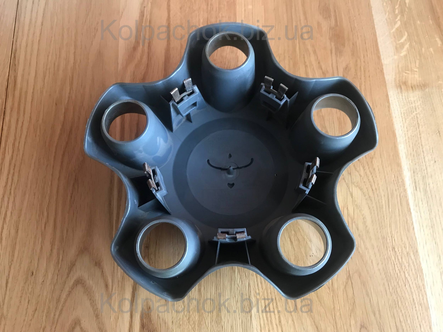 Оригінальний ковпачок для дисків Toyota 426030C050
