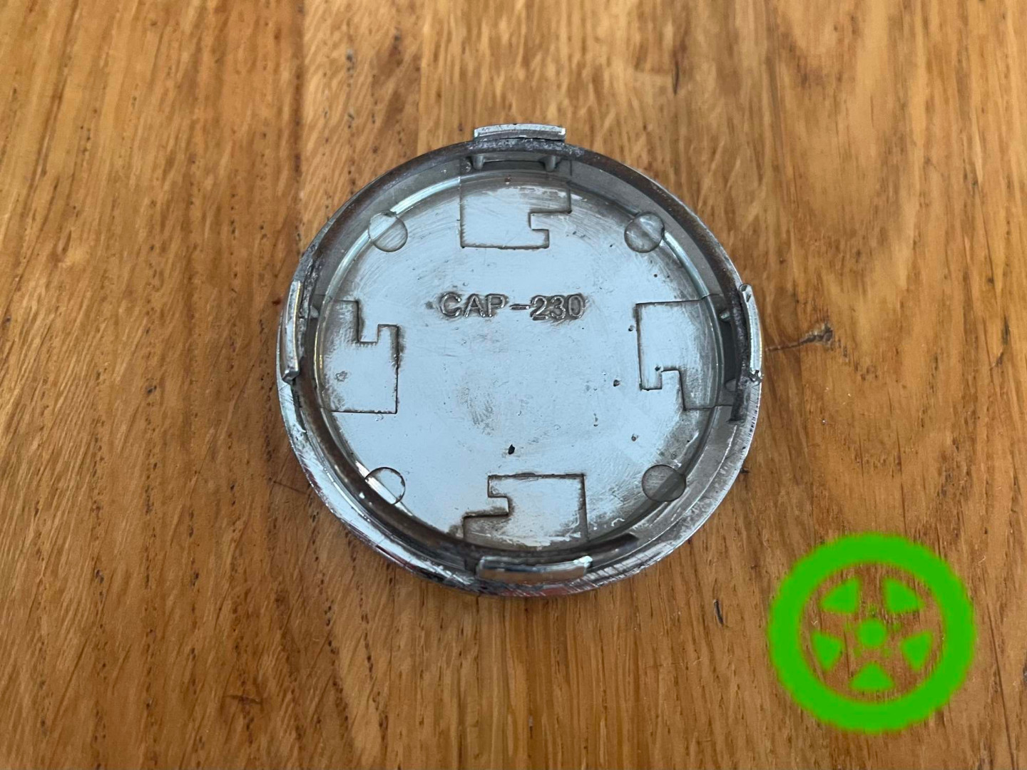 Оригінальний ковпачок для дисків  MAK CAP-230