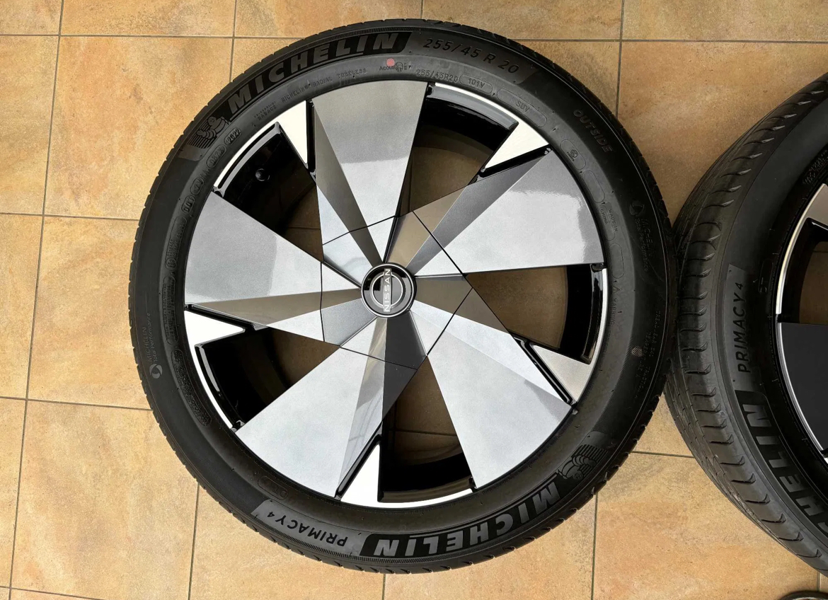 Оригінальний ковпачок на диски Nissan 40315-5M1C