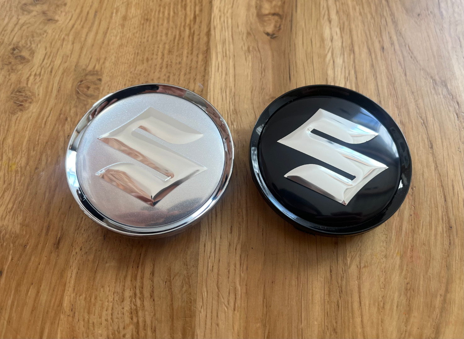 Wheel center caps Suzuki N32 (64-61mm)