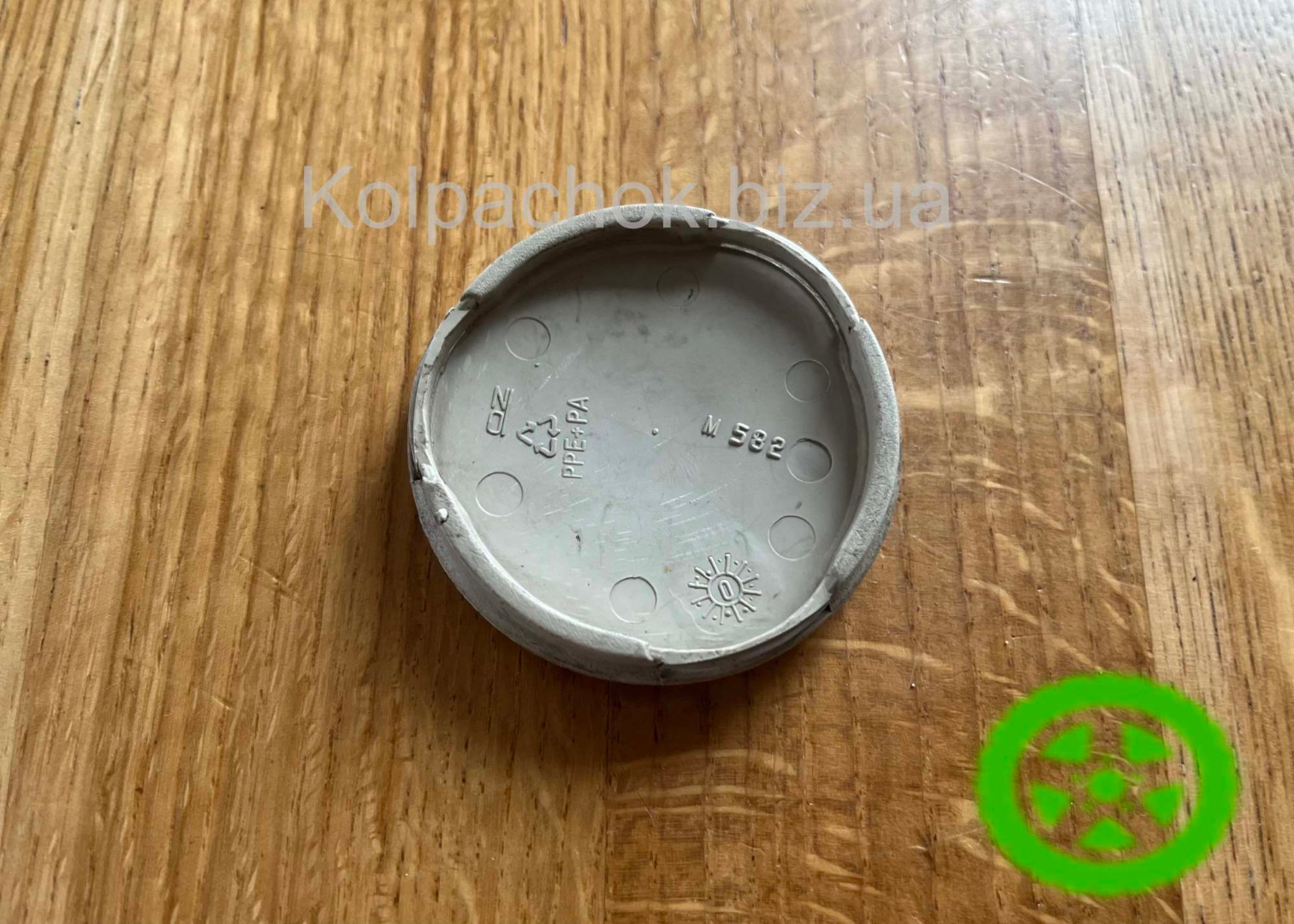 Оригінальний ковпачок для дисків OZ M582