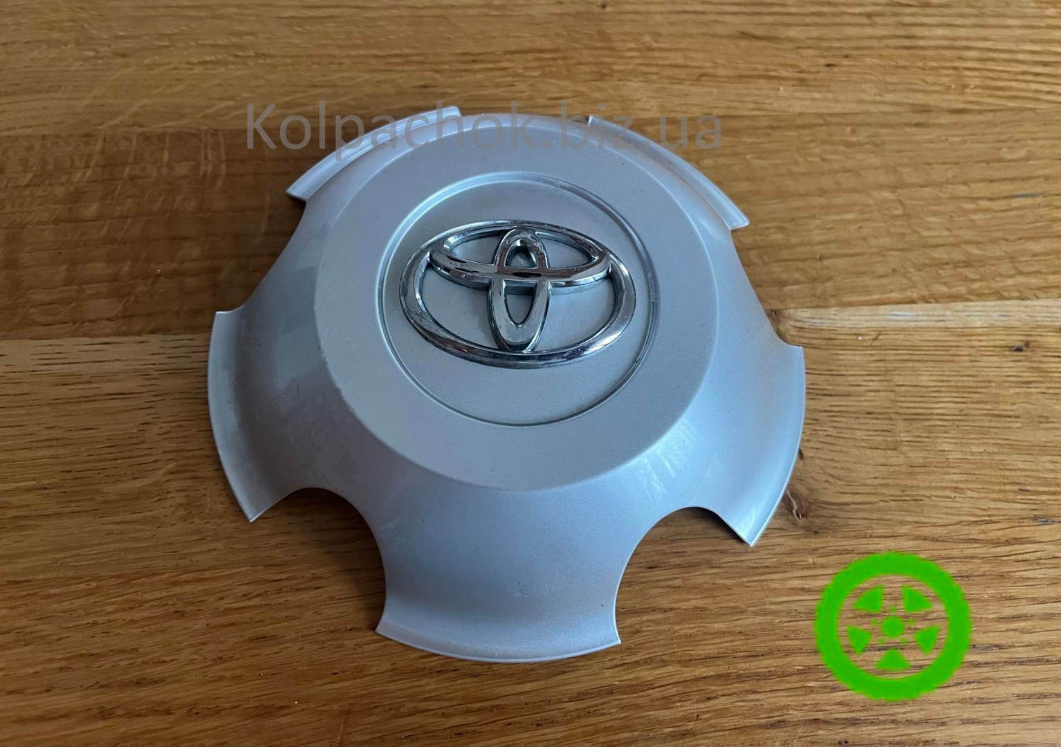 Оригинальный колпачок на диски Toyota 0030294