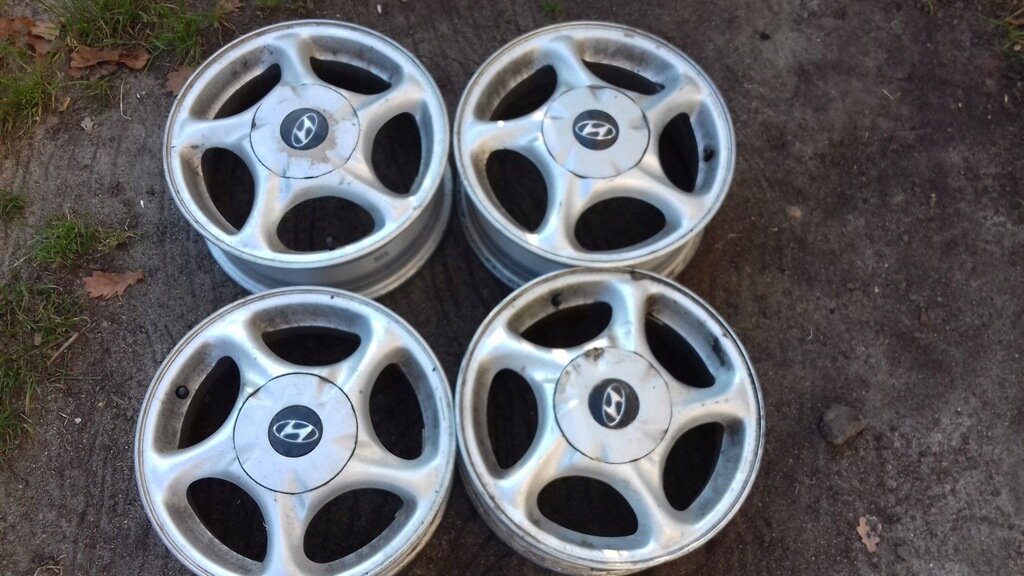Оригинальный колпачок на диски Hyundai 52960-27600