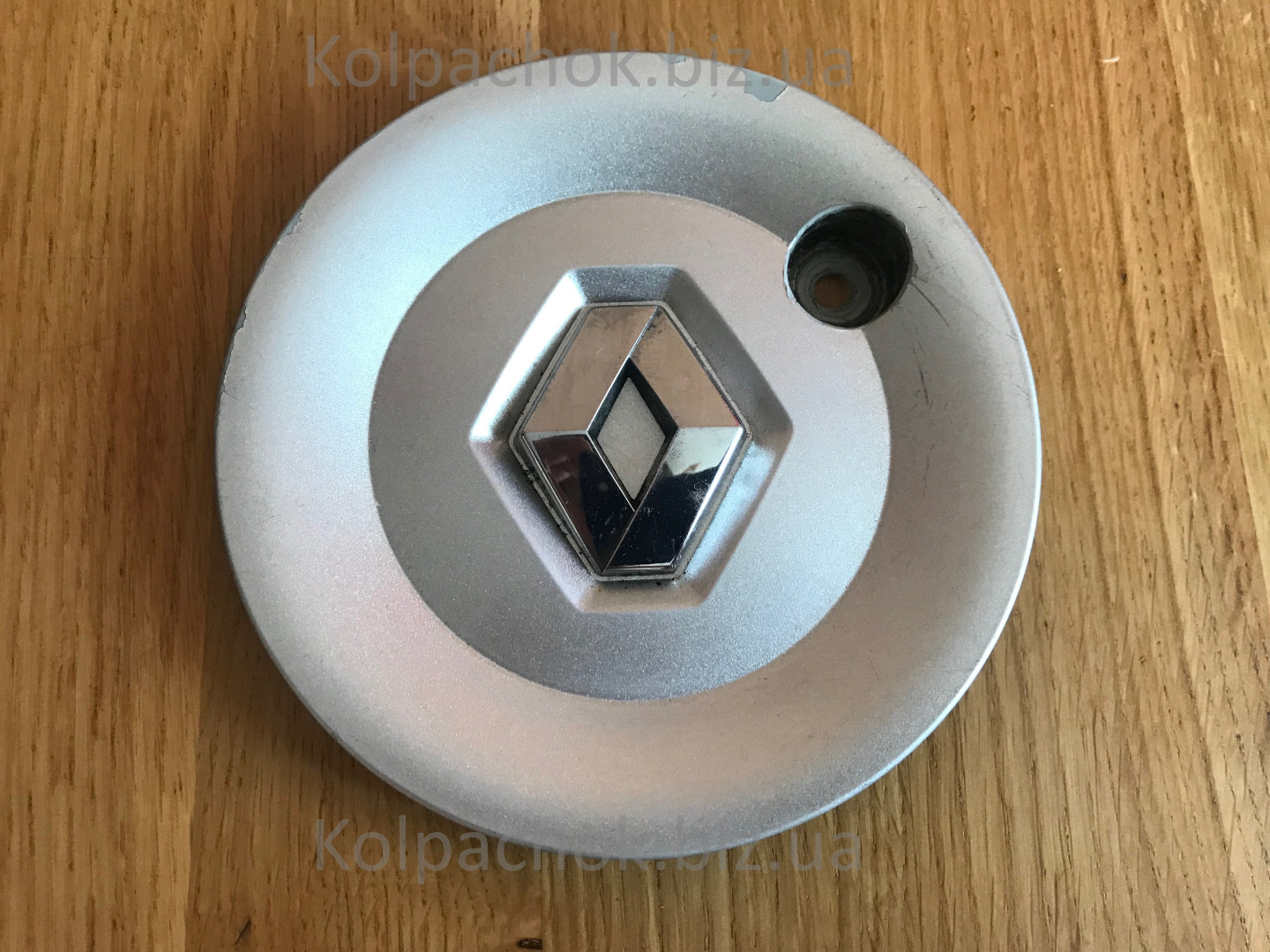 Оригинальный колпачок на  диски Renault 8200231128
