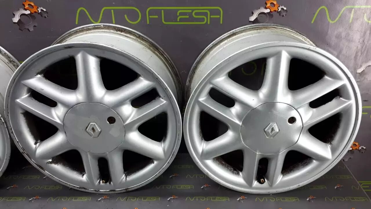 Original center caps for alloy wheels  Renault Scenic 8200092281