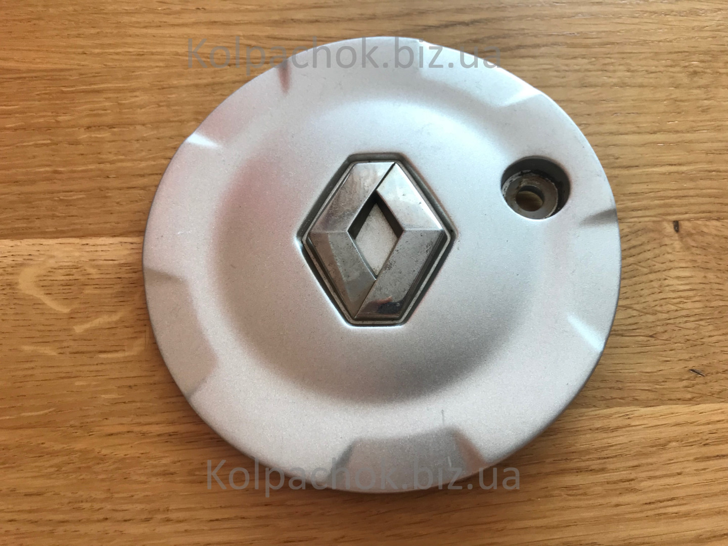 Оригинальный колпачок на диски Renault 8200081306