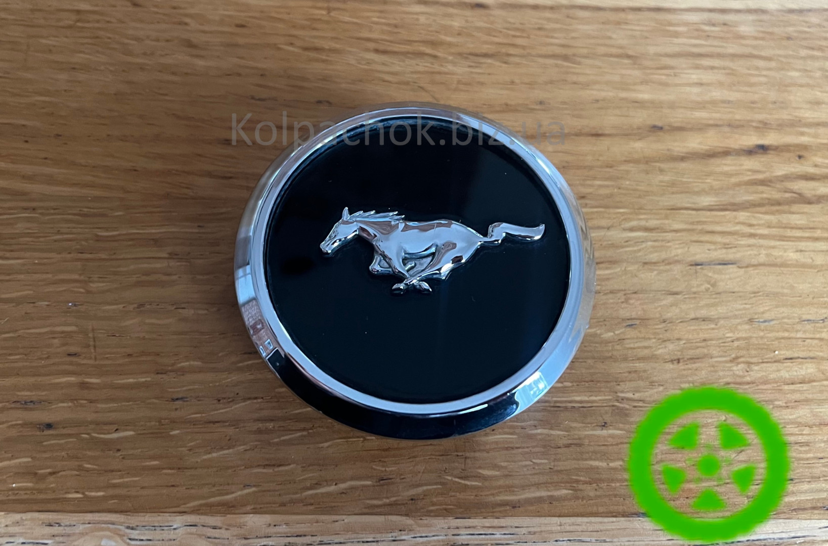 Оригинальный колпачок на диски Ford Mustang 5W1J-1A096-BA