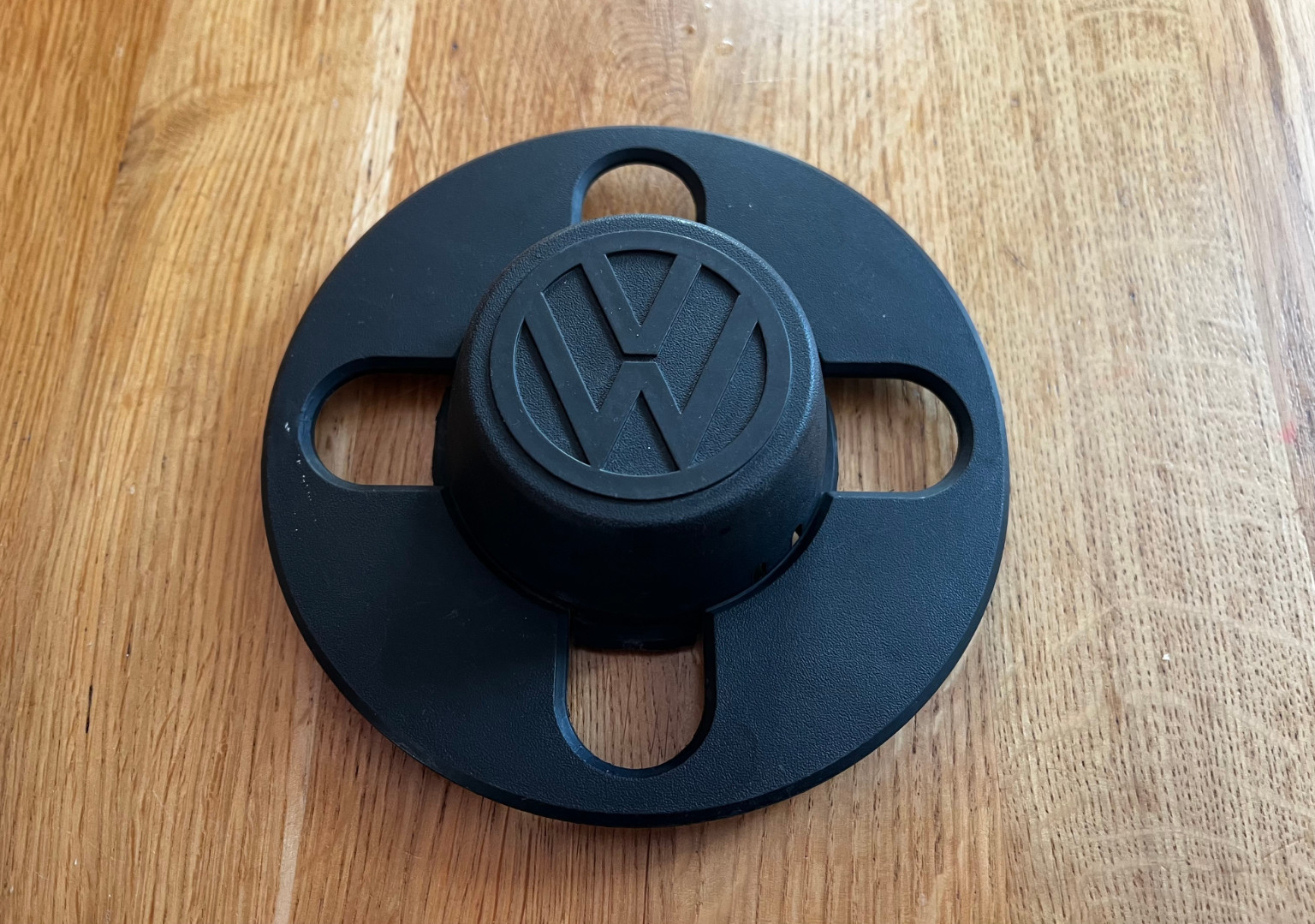 Original center caps for steel wheels  Volkswagen 871601171