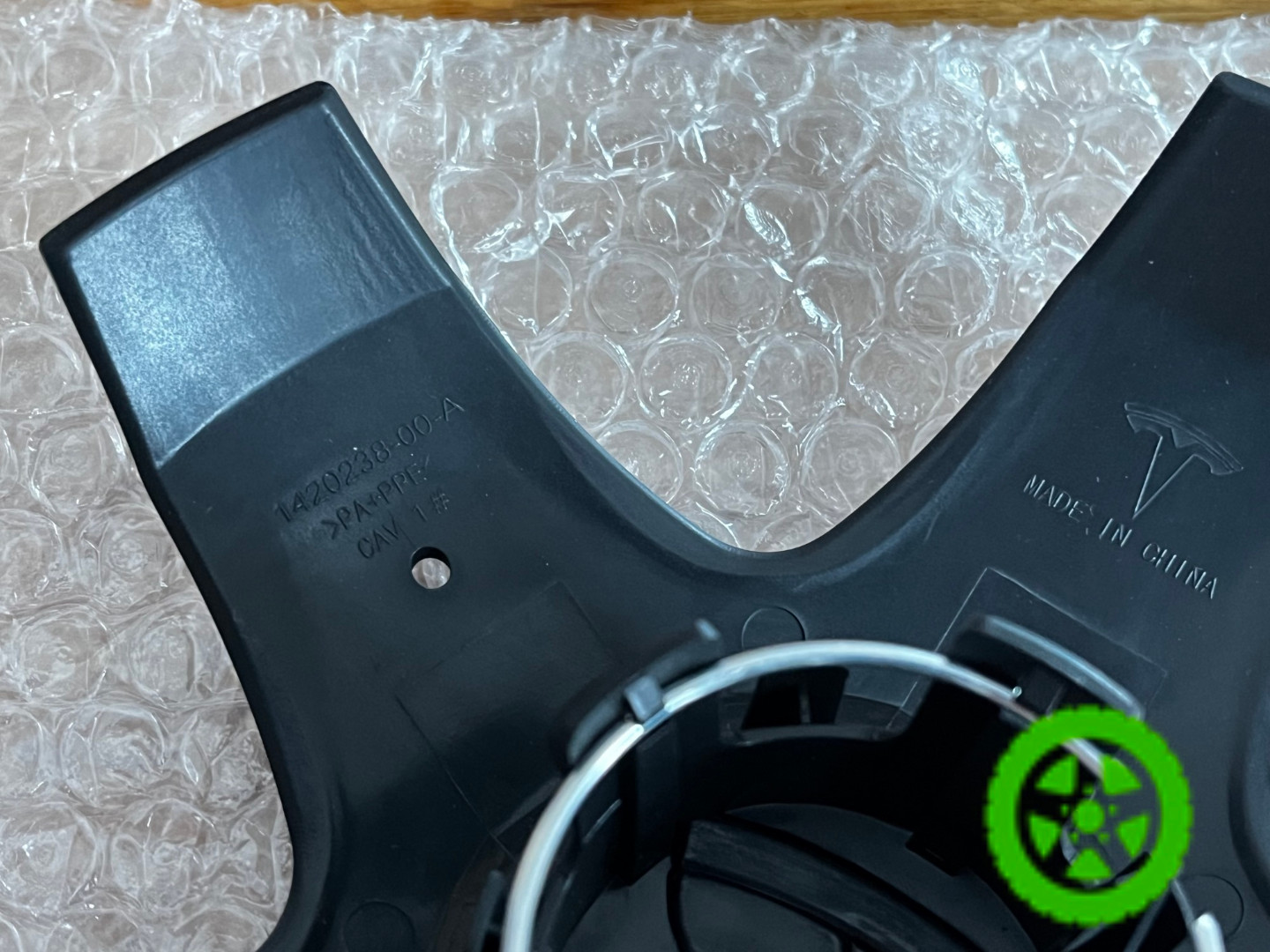 Ковпачок для дисків Tesla Model S X 1420238-00-A