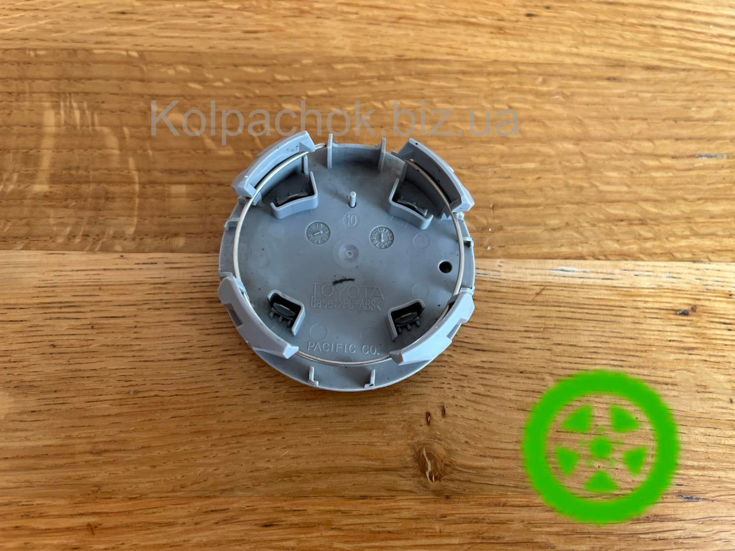 Оригінальні ковпачки для дисків Toyota  42603-48140