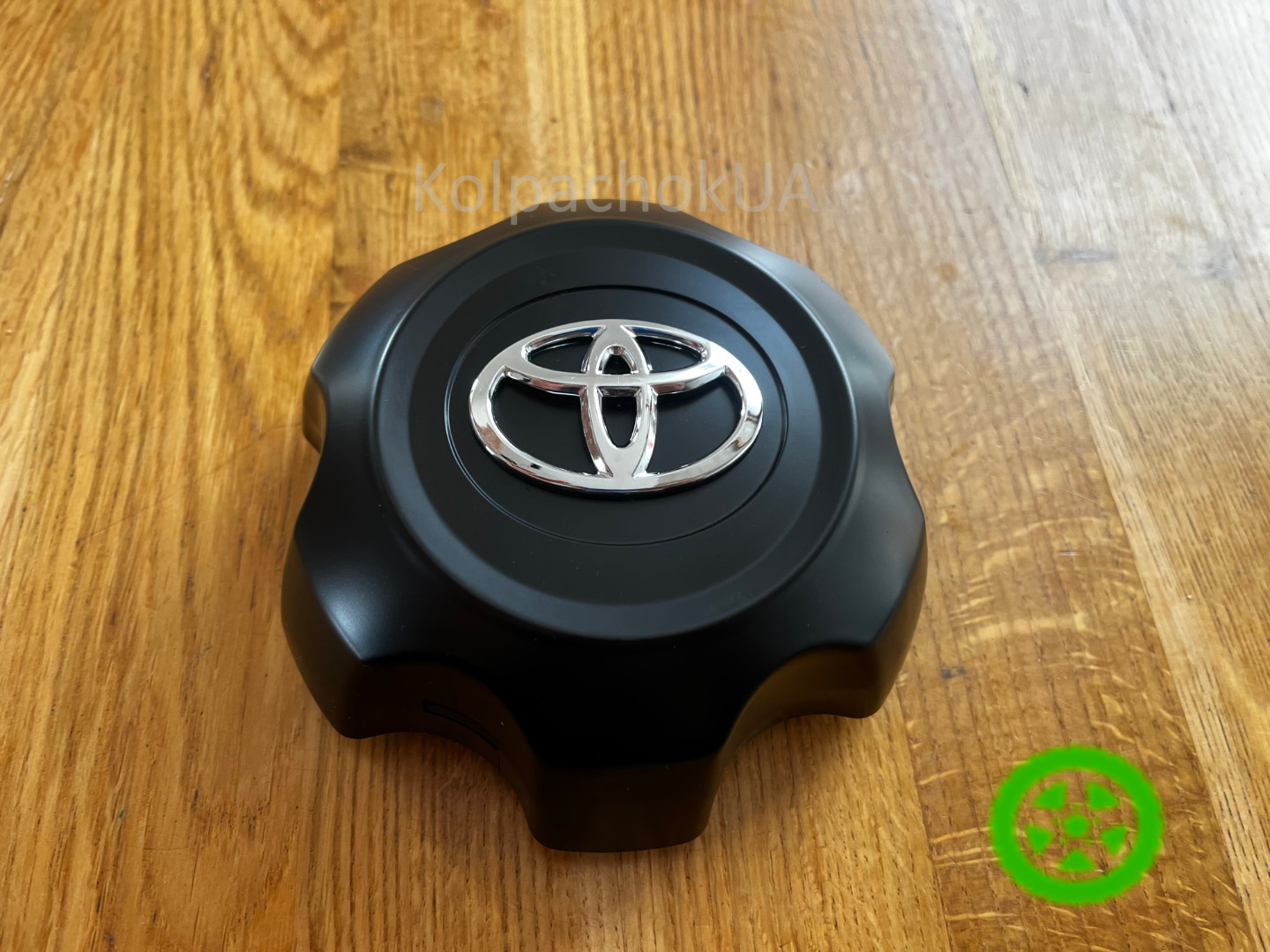 Колпачок диска Toyota HiLux (136мм / 110мм) — 4260B-0K100