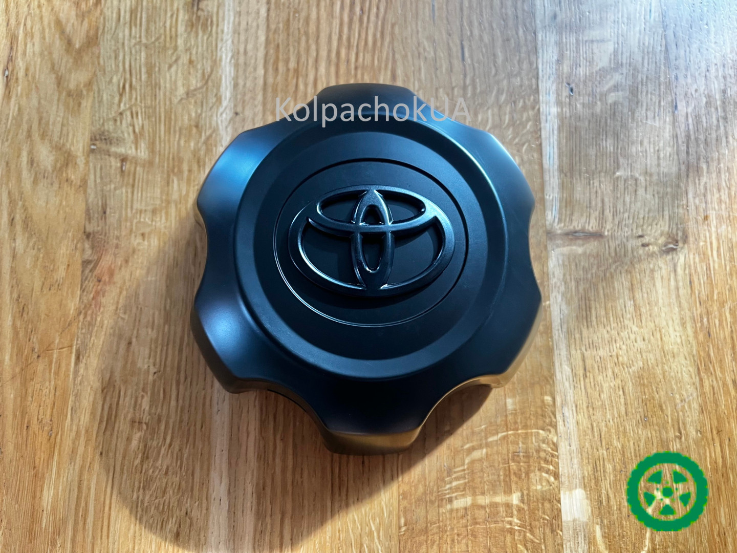 Ковпачок диска Toyota HiLux (136мм / 110мм) - 4260B-0K100