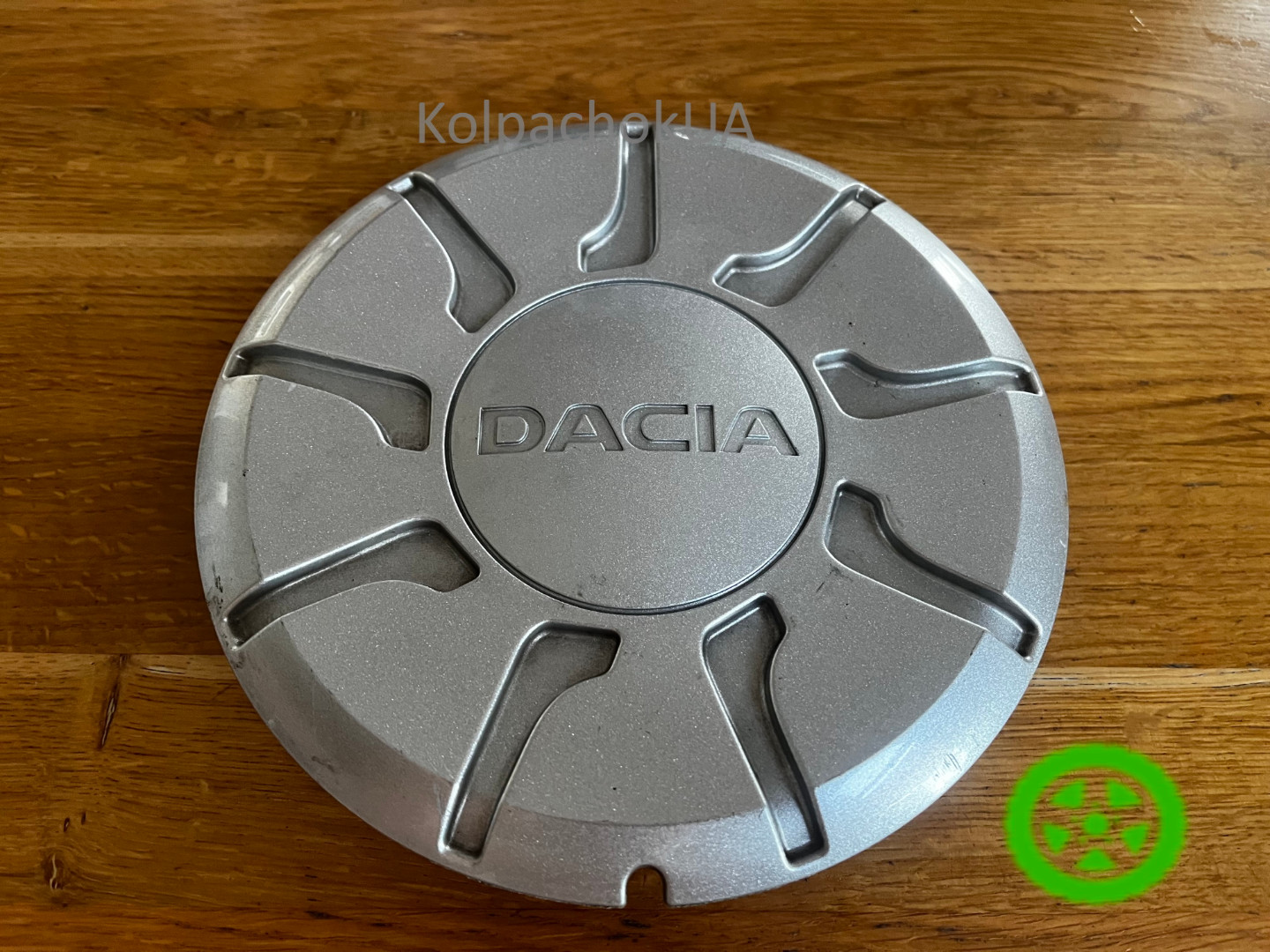 Dacia center cap 8200789769 (genuine) - fits  Logan, Sandero