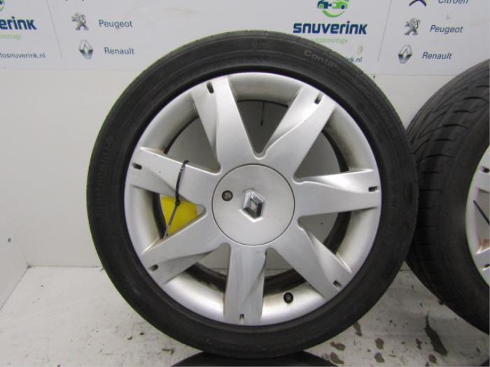 Ковпачки на диски Renault Megane 8200412203