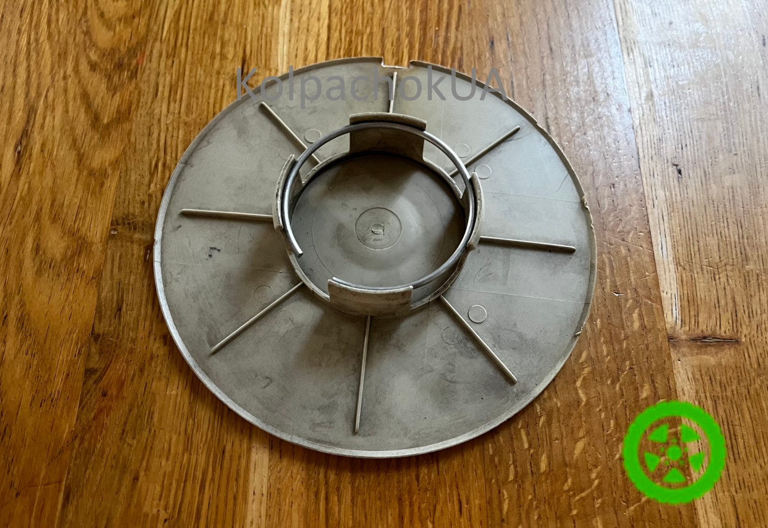 Volvo Genuine Center Cap 6819619 (148mm / 62mm)  - photo 2