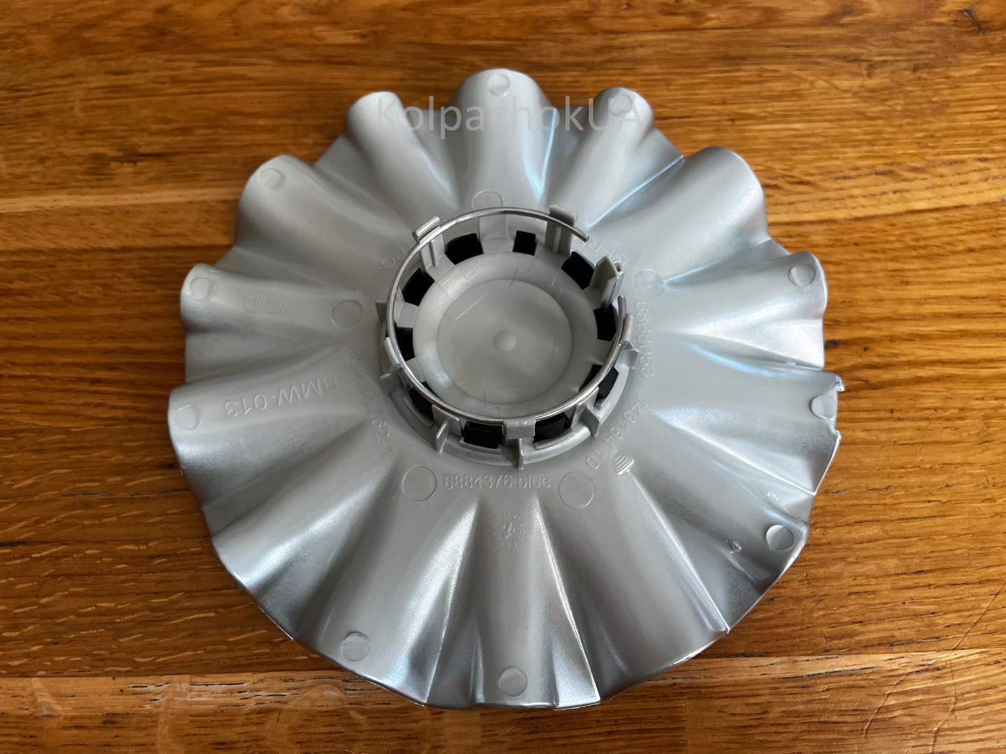BMW Center Cap 36136868053 (174mm / 53mm) — fits G11, G12, G32  - photo 2