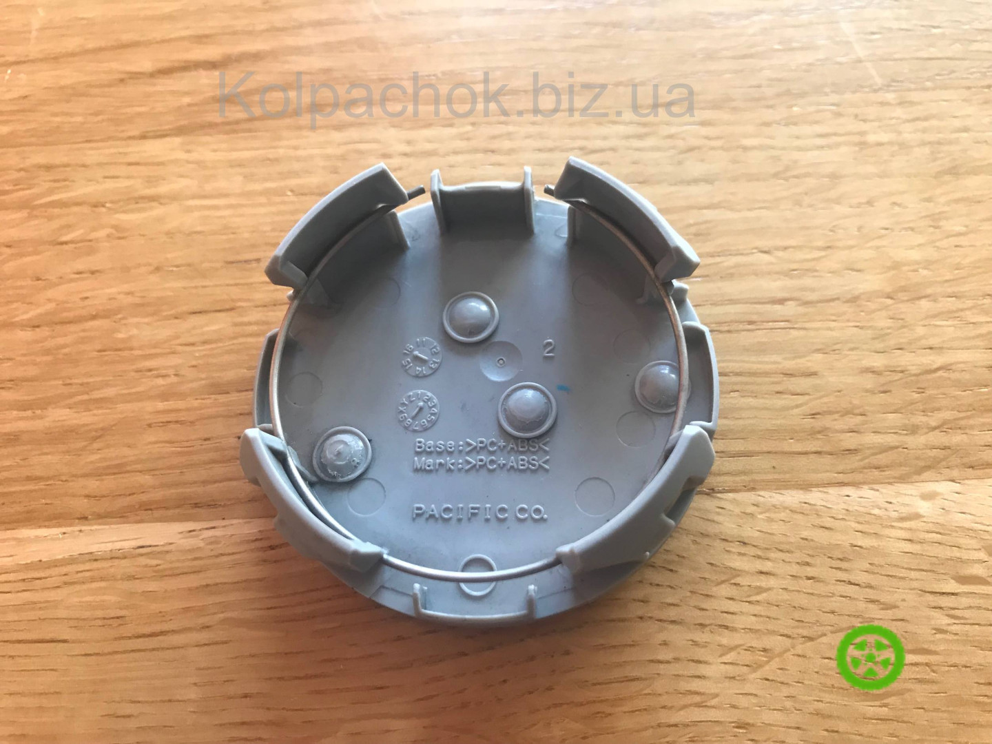 Оригінальний ковпачок для дисків Lexus 42603-30550