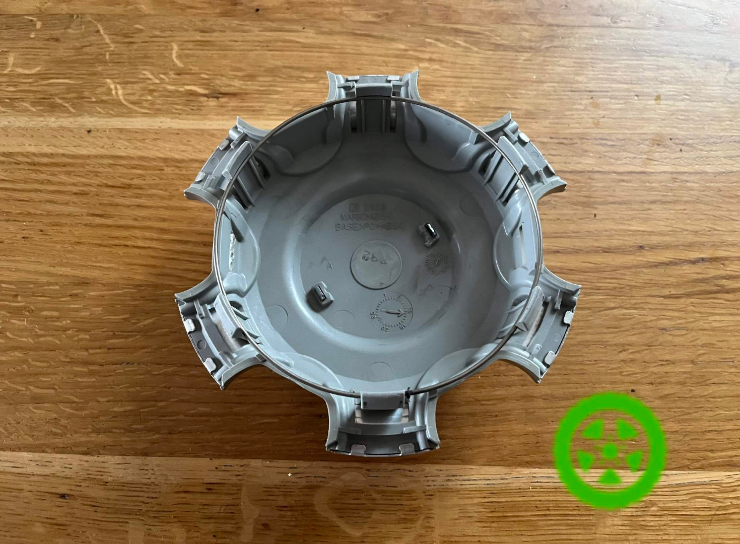 Оригінальний ковпачок для дисків Toyota  4260335840