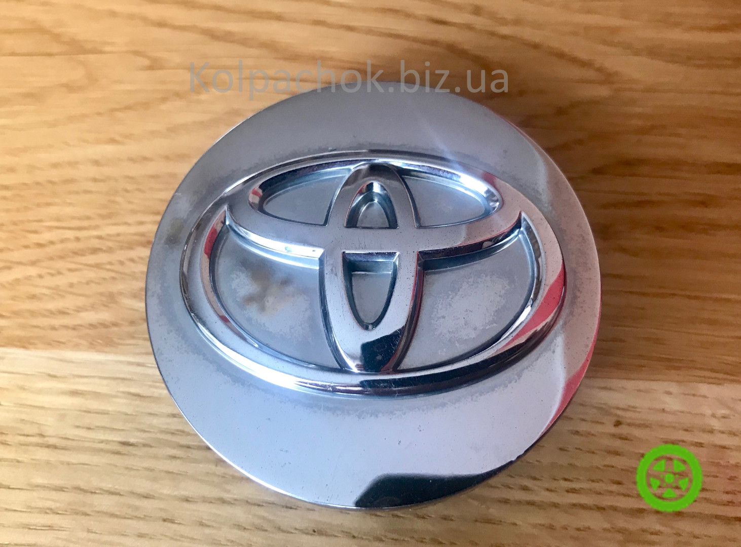 Оригінальний ковпачок для дисків Toyota 42603-08020